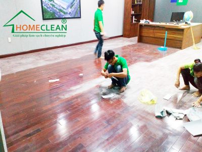 dịch-vụ-đánh-bóng-sàn-gỗ-tự-nhiên-homeclean